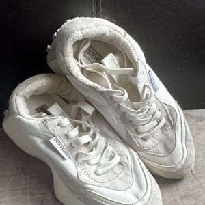 Steve Madden Cream and White Casual Sneakers